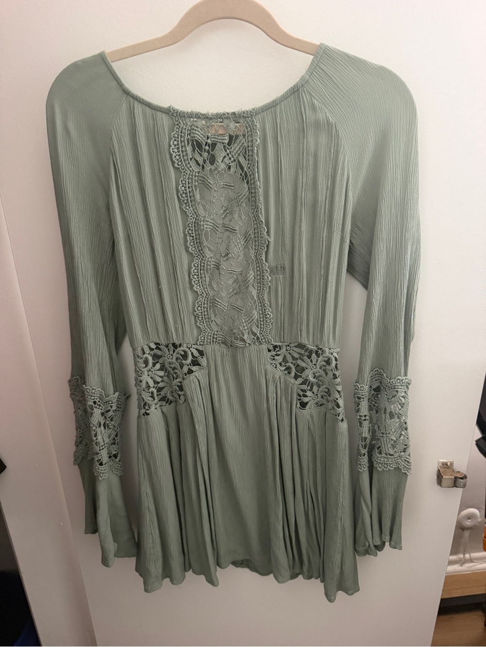 Women's Sage Green Lace-Trim Long Sleeve Top